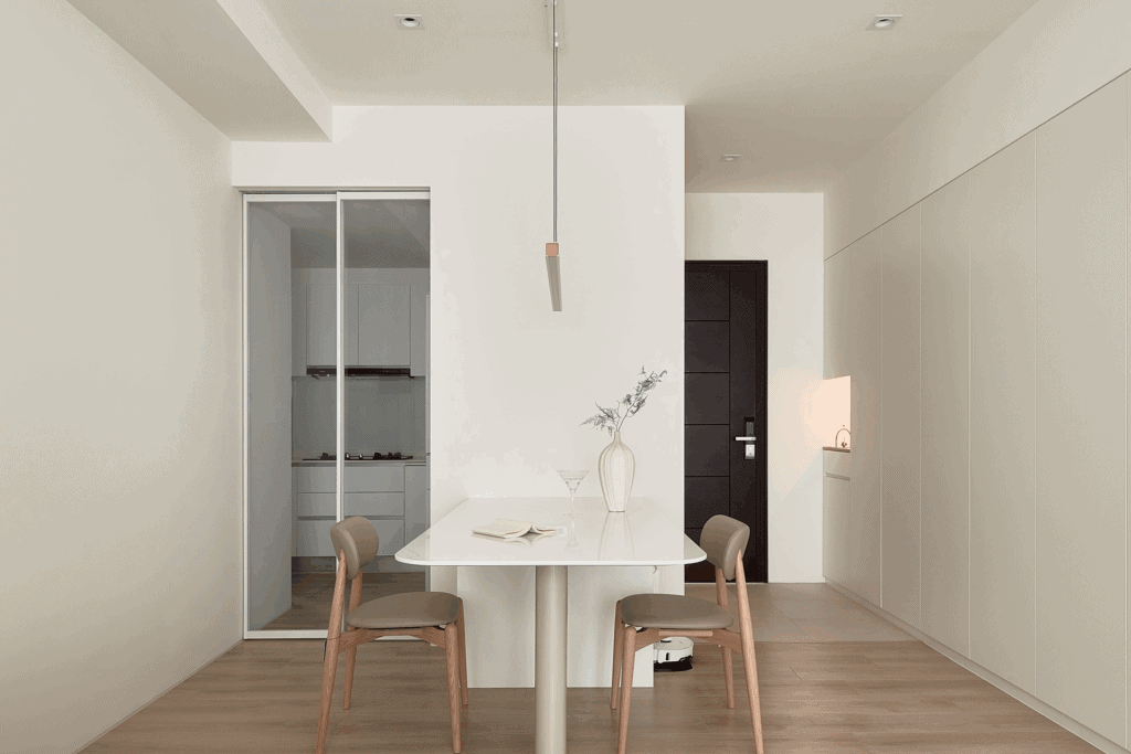 活潑溫暖的奶油白,讓家更有家的味道 / 圖片擷取自靖澐室內設計粉專