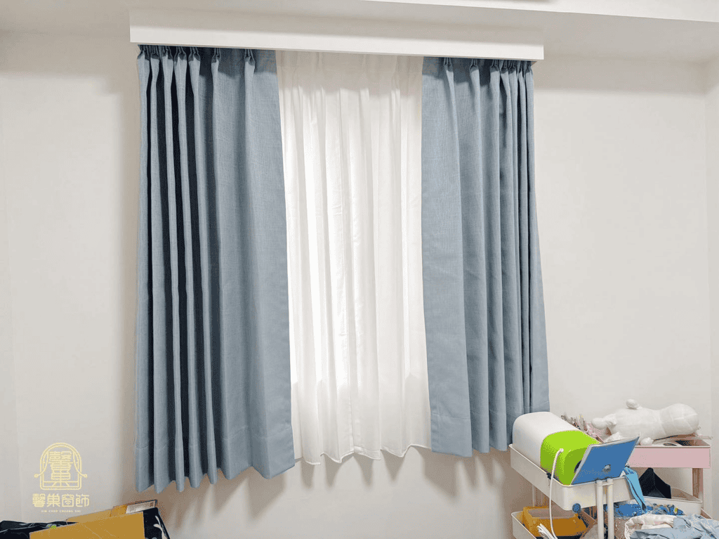 為了達到最佳的保暖窗簾效果，窗簾布必須要比窗戶大，並且建議做落地款式，這樣才能有效阻擋冷空氣從底部鑽入／圖片取自馨巢窗飾粉絲專頁